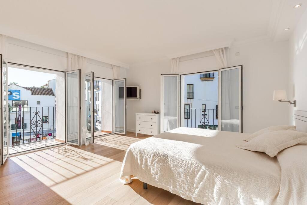 Bright Elegant 3Bdr Apartment In Puerto Banus マルベーリャ エクステリア 写真